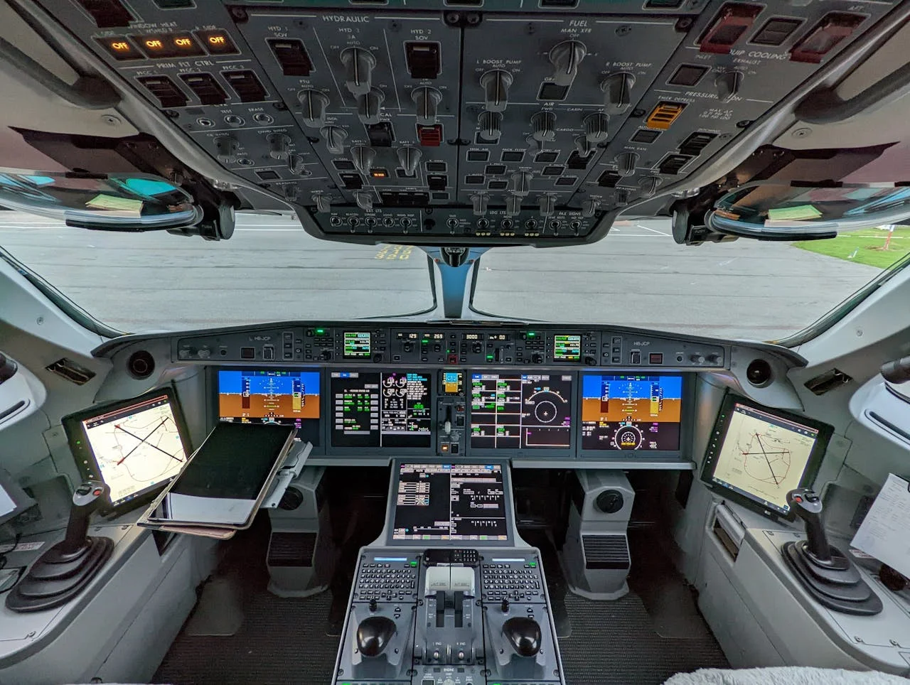 Experience Real Flying with Mahalaxmi Aviation’s Simulator just for Rs.250